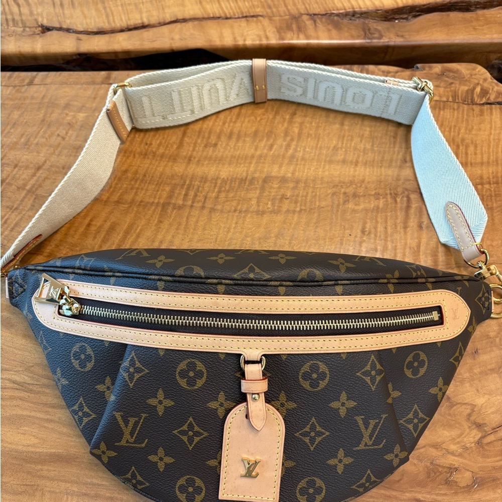 Louis Vuitton high Rise Monogram Canvas bumbag - Picture 4 of 9